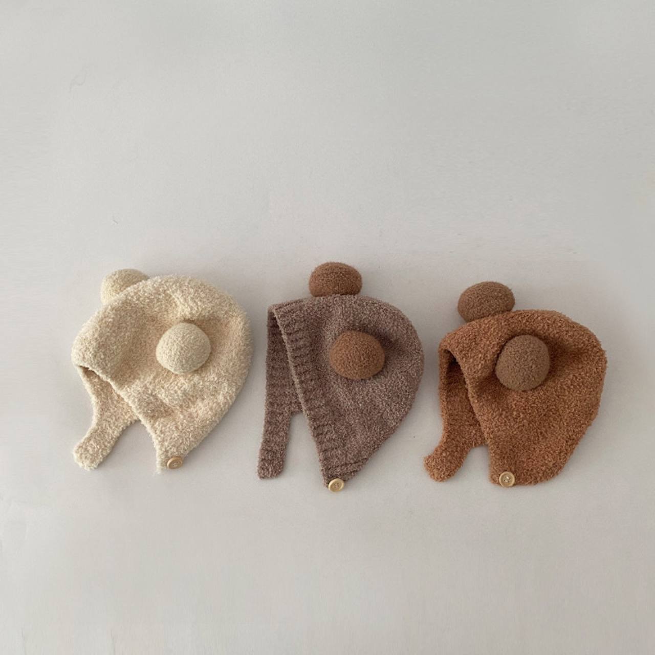 Шапки с плюшевыми бубонами  ✨